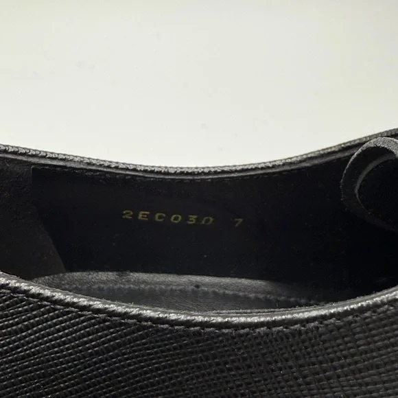 Prada Men's Black Textured Leather Plain Toe Derby Shoes Size 7 - Picture 9 of 10